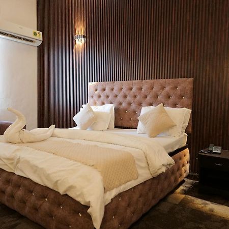Hotel Kuber Rai Luaran gambar