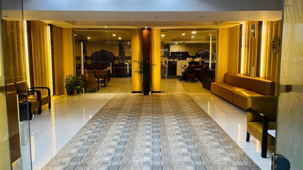 Hotel Kuber Rai Luaran gambar